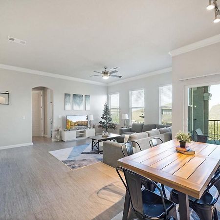 Luxury Townhomes - Evonify Stays Остин Экстерьер фото