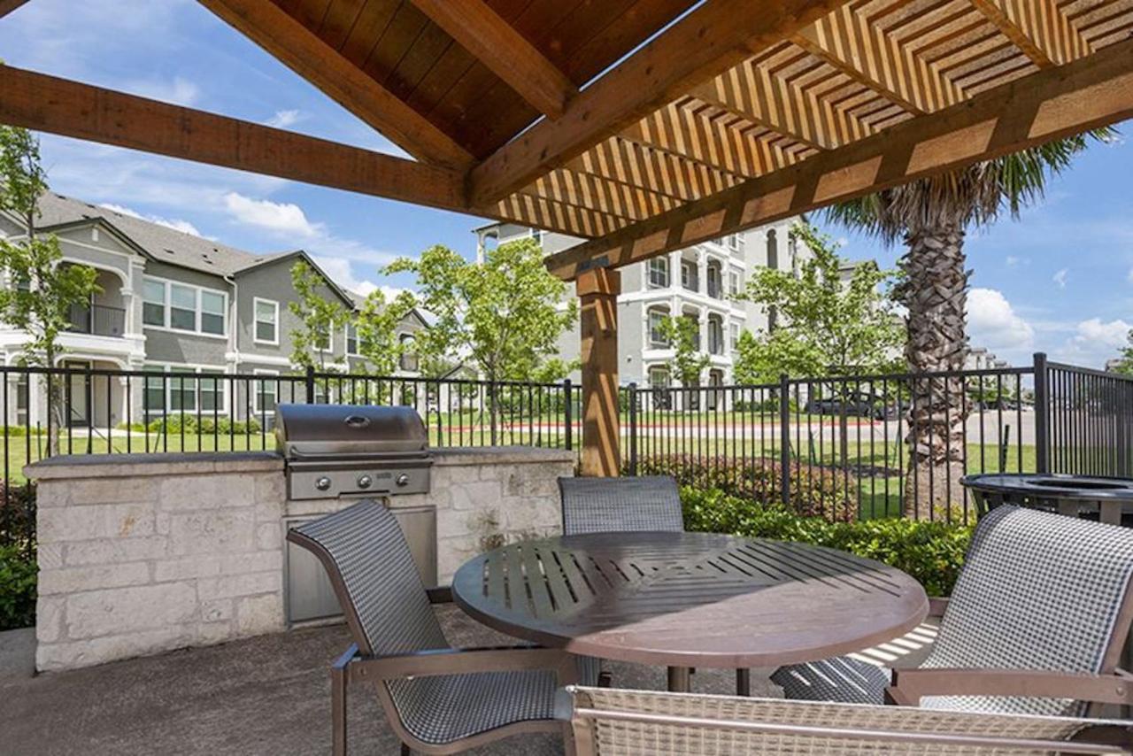 Luxury Townhomes - Evonify Stays Остин Экстерьер фото