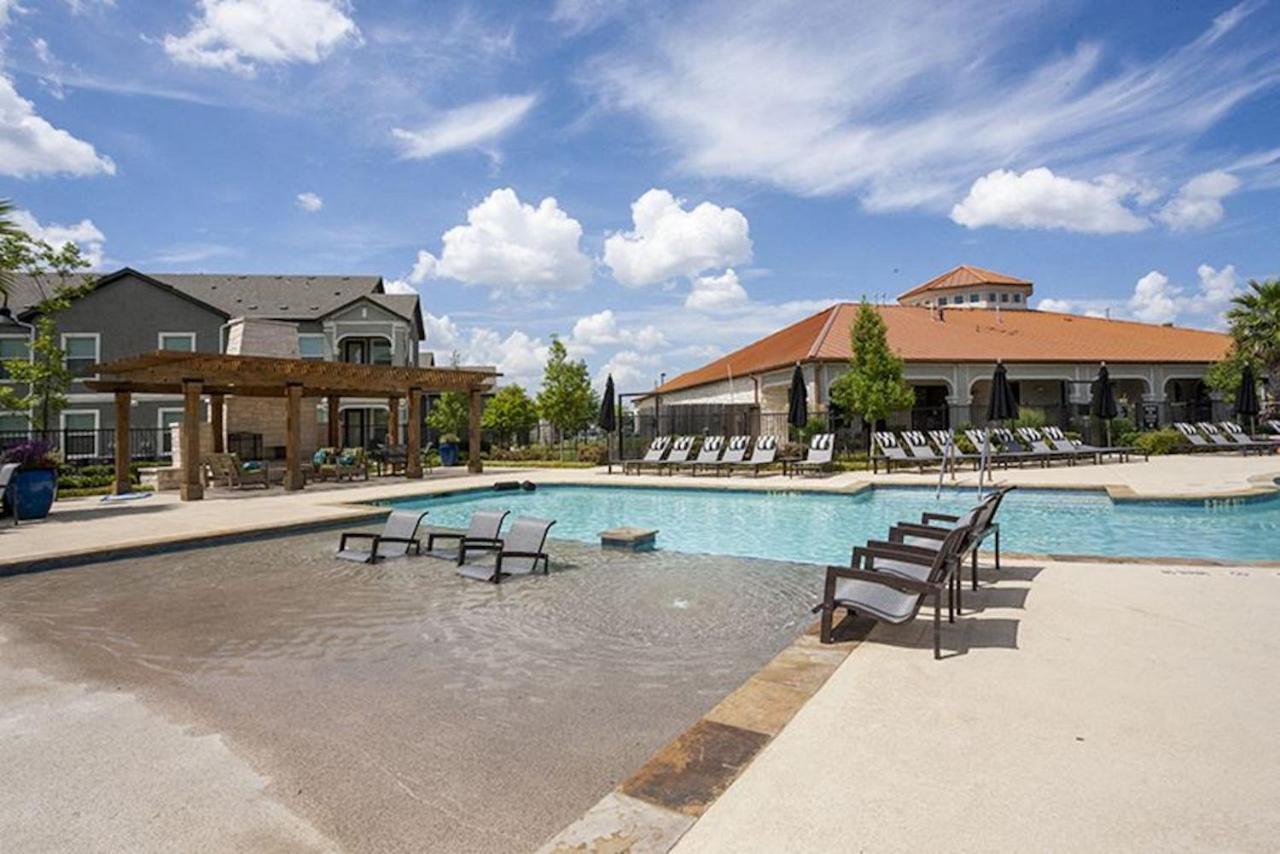 Luxury Townhomes - Evonify Stays Остин Экстерьер фото