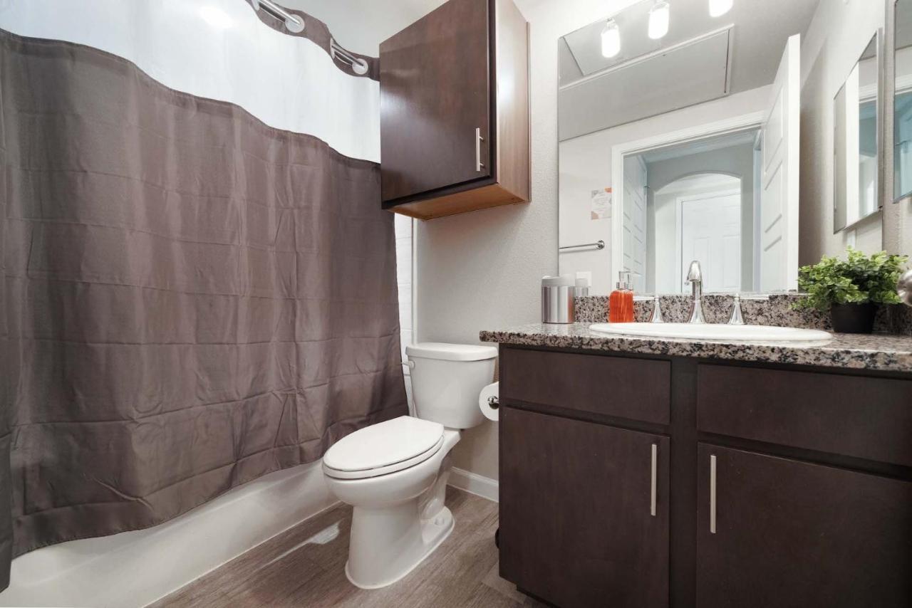 Luxury Townhomes - Evonify Stays Остин Экстерьер фото